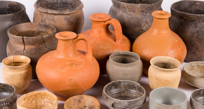 Konserviranje-restavriranje arheološke keramike iz Laurinove ulice v Vipavi