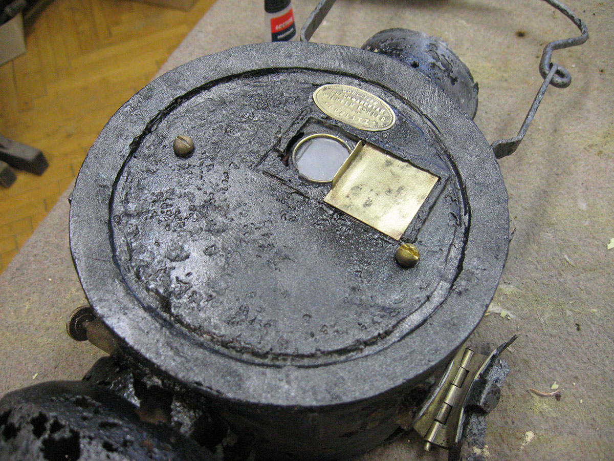 Železničarska signalna svetilka – petrolejka Železničarska signalna svetilka – petrolejka