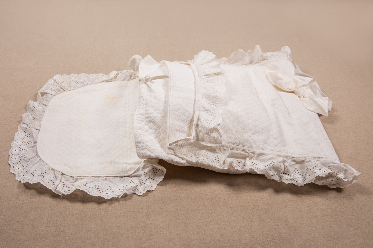 Voltin – slovesno oblačilce novorojenčka pri krstu